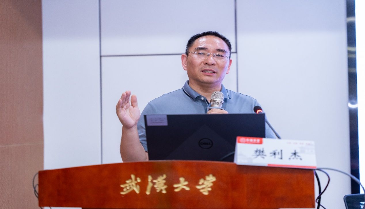 湖北省书法协会副主席樊利杰做客通识教育大讲堂分享“从书写到书法”