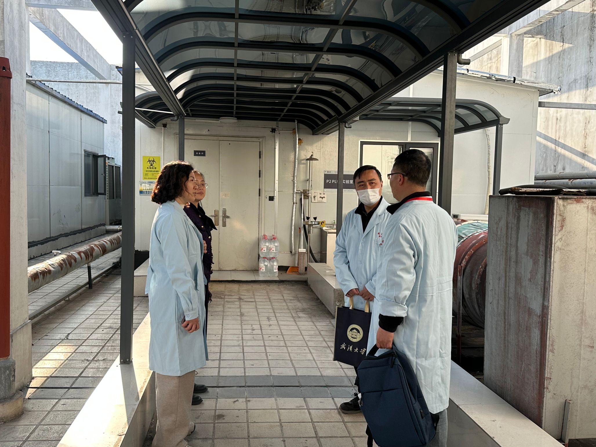 校领导带队开展春季学期实验室安全检查