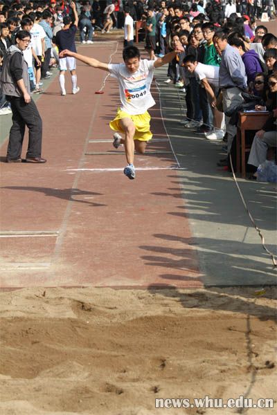 跳远.jpg